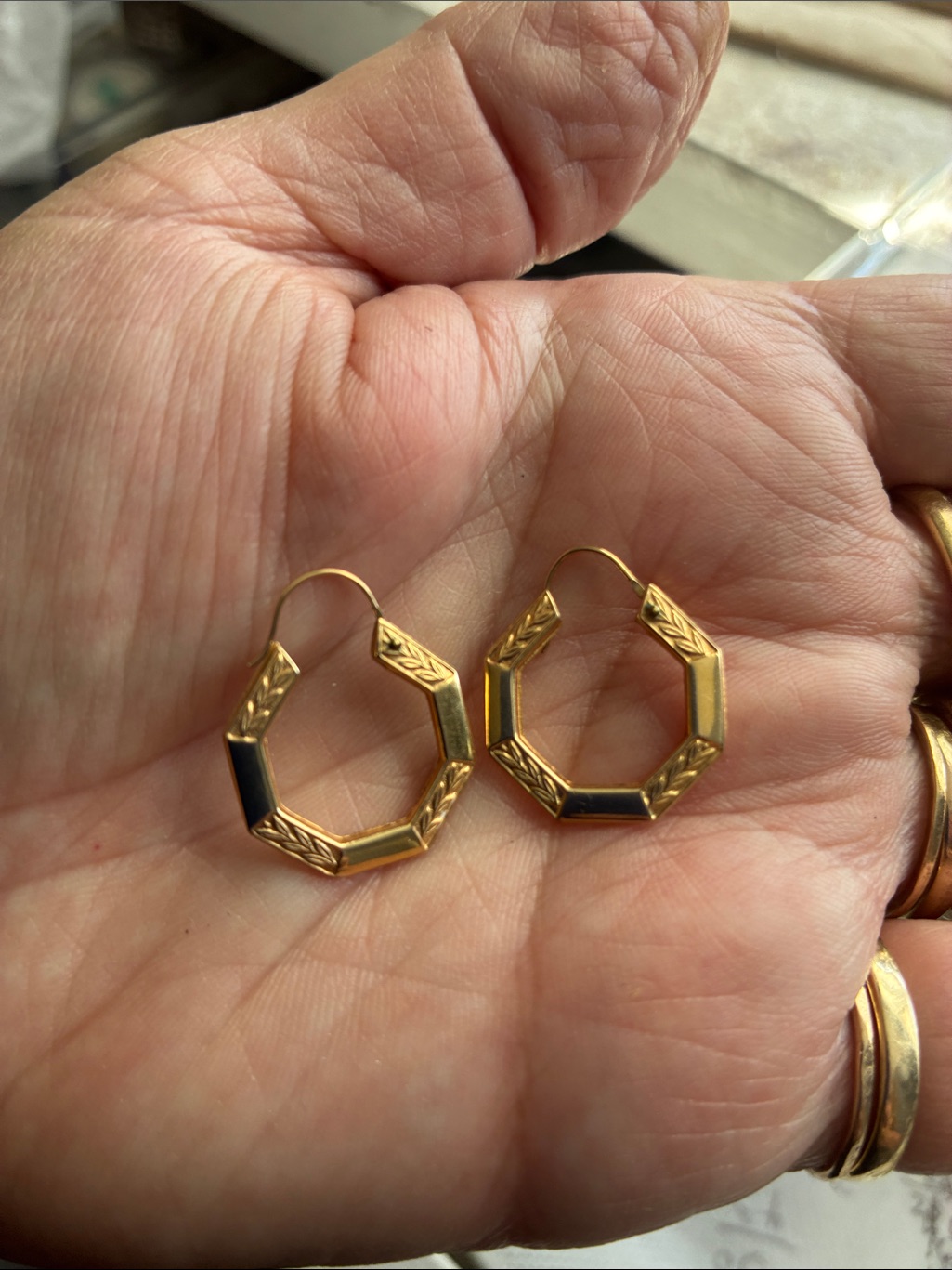 14k Gold Octagonal Hoop Earrings - Women Jewelry Earrings. 1.3 Grams